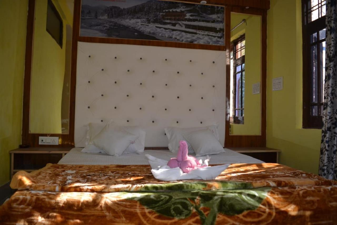 Nice One Palace Srinagar  Luaran gambar
