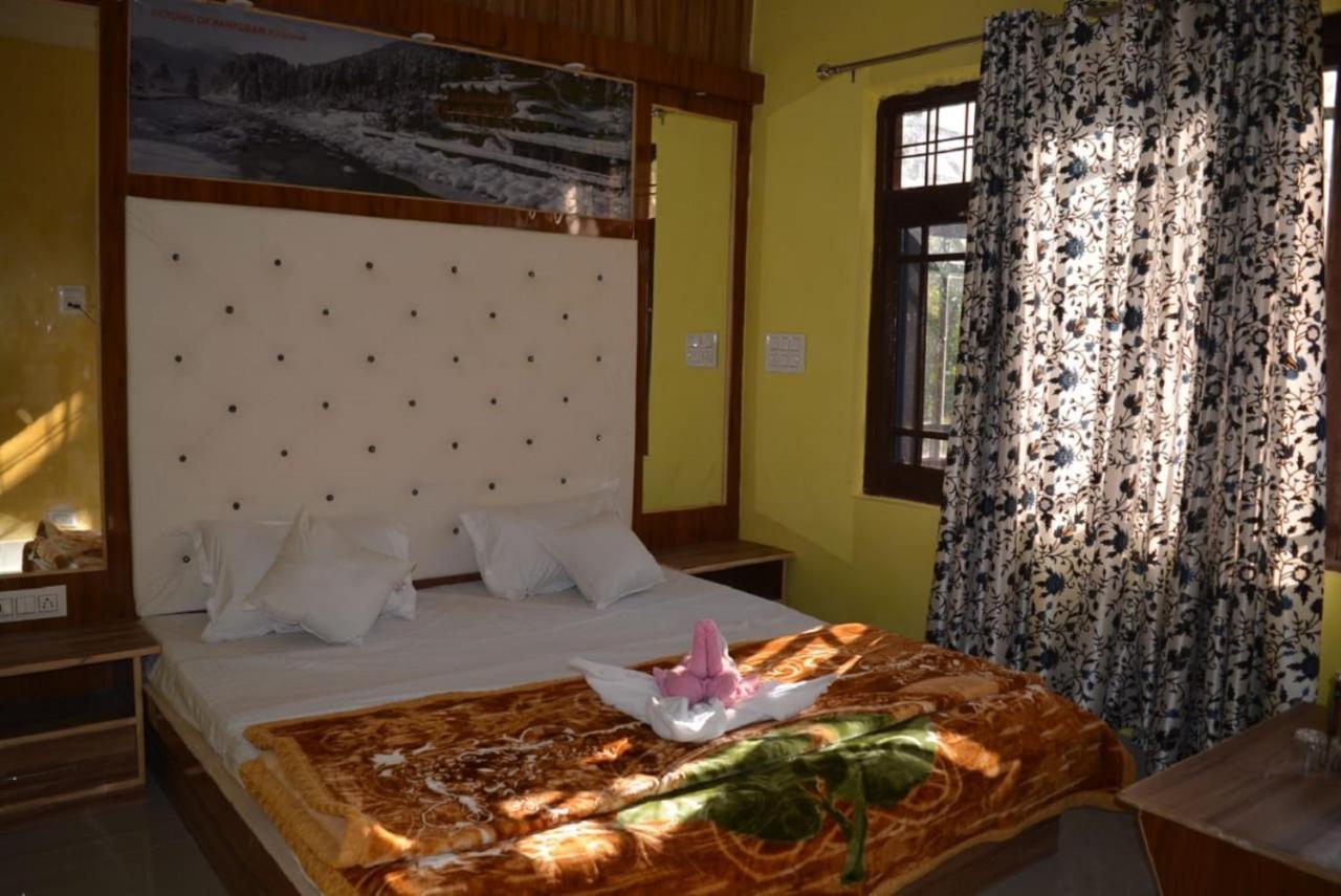 Nice One Palace Srinagar  Luaran gambar