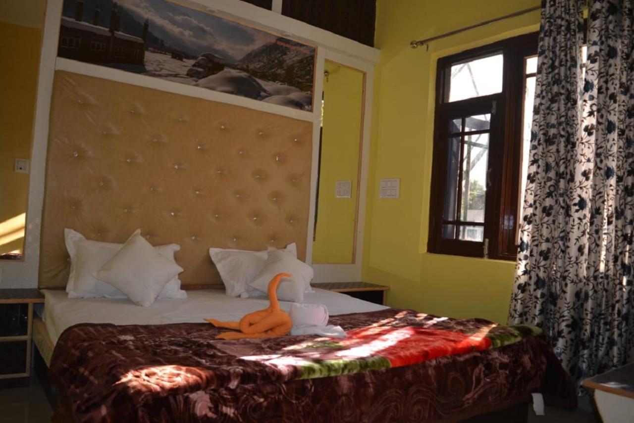 Nice One Palace Srinagar  Luaran gambar