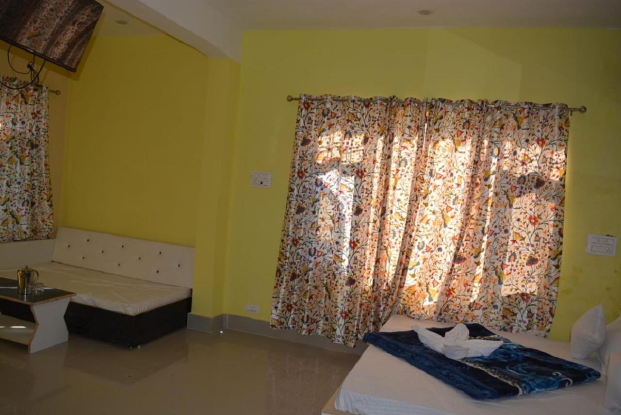 Nice One Palace Srinagar  Luaran gambar