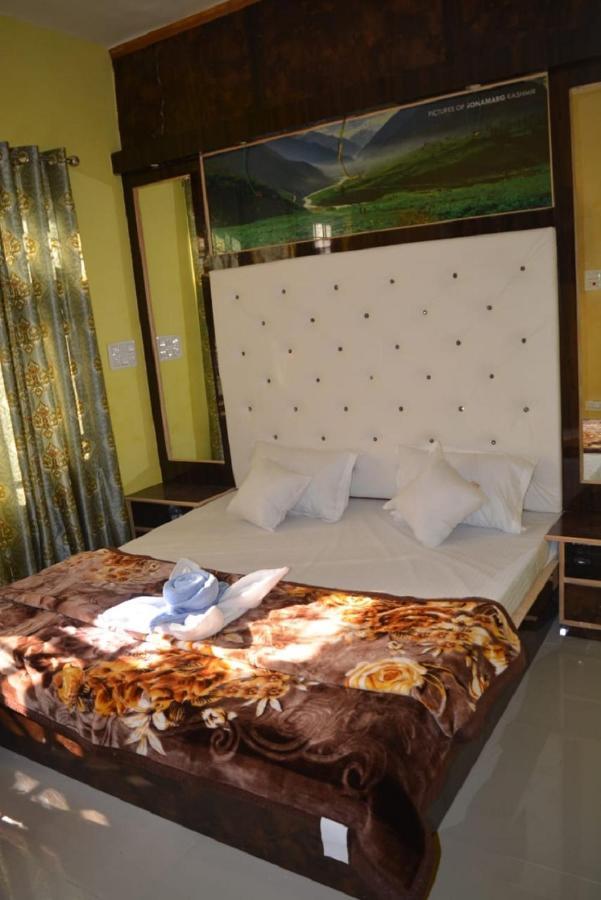 Nice One Palace Srinagar  Luaran gambar